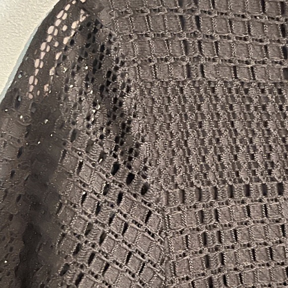 SELLING BANANA REPUBLIC TOP SIZE SMALL COLOR BLACK SHORT  SLEEVE USED - Picture 6 of 10